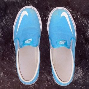 Nike Toki Slip-ons